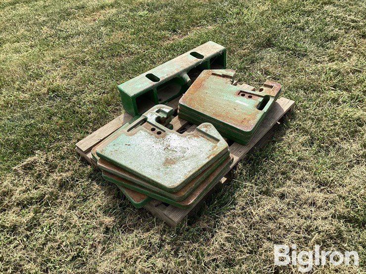 john-deere-front-tractor-weights-&-bracket-image-3