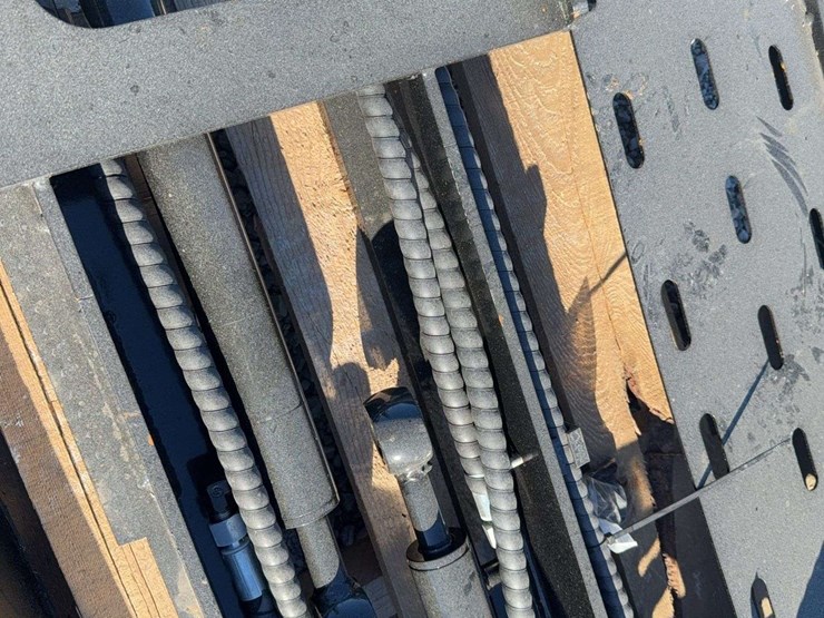 skid-steer-side-shift-fork-image-4