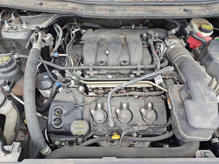 2017-ford-explorer-image-24