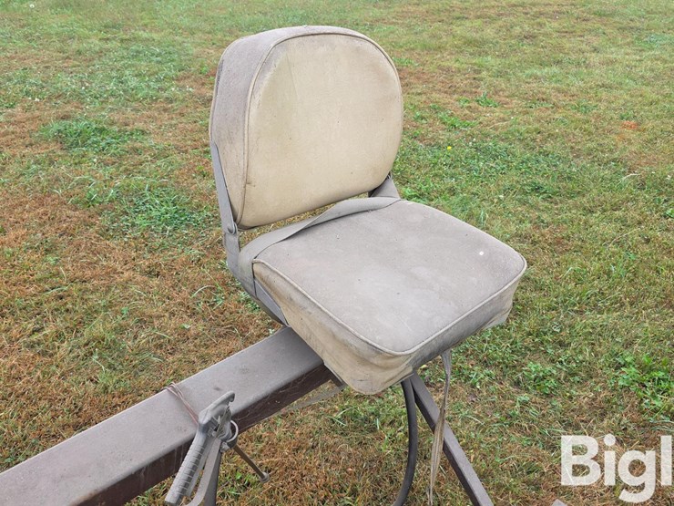 3--pt-4-person-ride-on-sprayer-bar-image-9