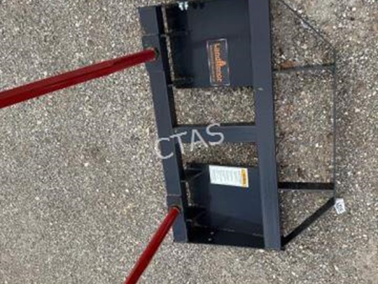 #82-•-skid-steer-bale-spears---model:-bs-12-2500g-image-2