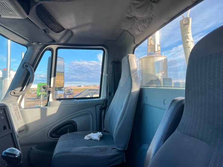 2004-international-8600-image-14