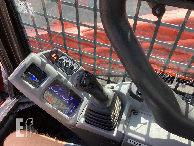 2017-kubota-svl95-2-image-17