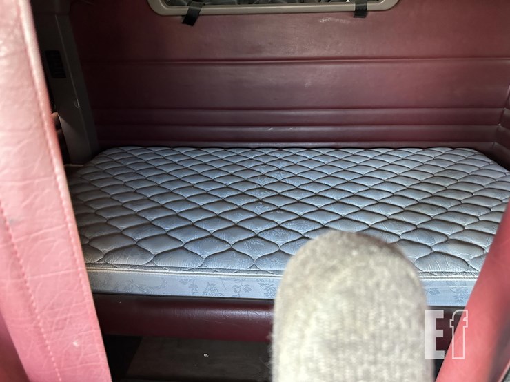 2014-peterbilt-386-image-26