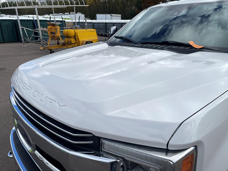 2019-ford-f350-xlt-lariat-image-11