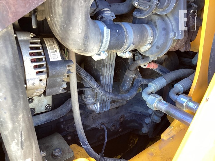 2021-jcb-1cxt-image-10