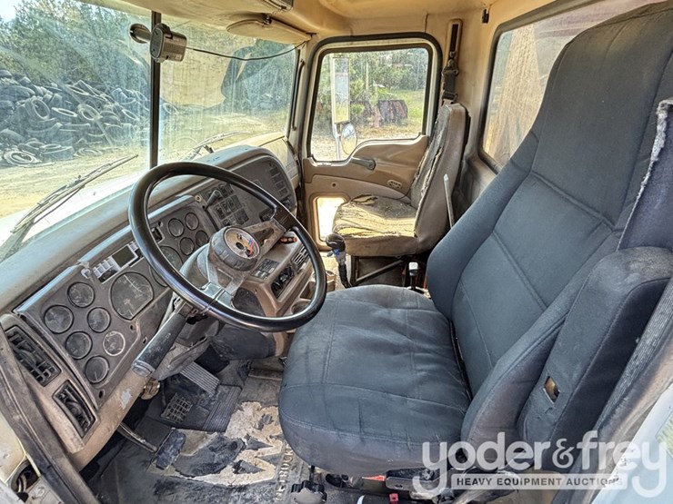 2003-mack-cv713-granite-image-10