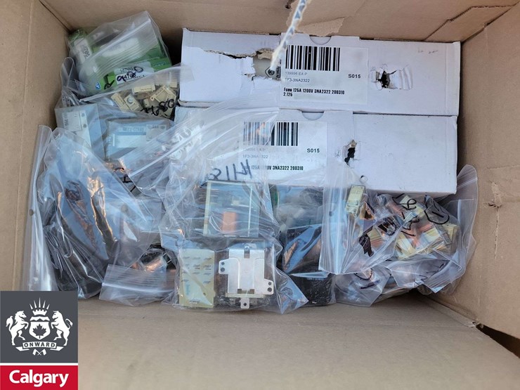 pallet-of-boxes-with-parts-with-2-drums-castrol-optipit-image-6