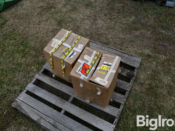 peerless-1079810-dt-tractor-tire-chains-image-1