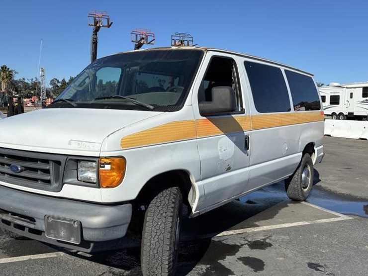 2006-ford-e350-image-2