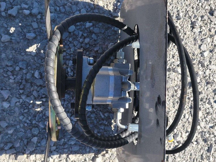 mini-excavator-hedge-cutter-image-4