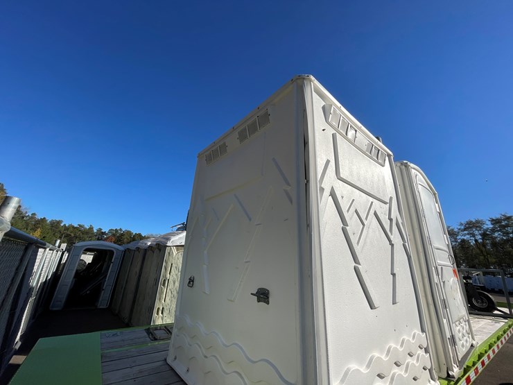 #5659-•-poly-portables-flushable-porta-potty-with-sink-image-18