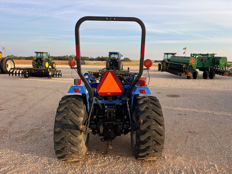 new-holland-tc30-image-7