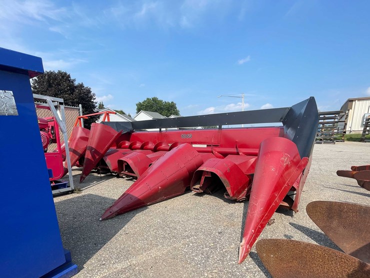 #14076-•-case-1063-corn-head-(o12)-image-1