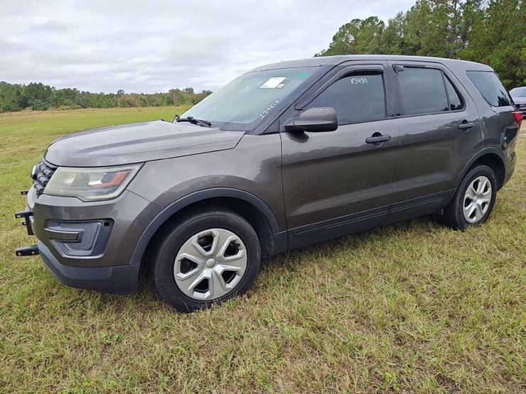 2017-ford-explorer-image-1