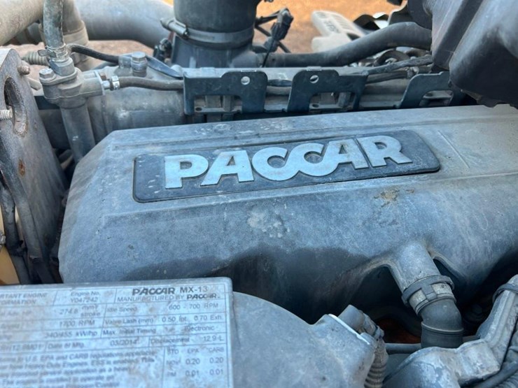 2015-peterbilt-579-image-8