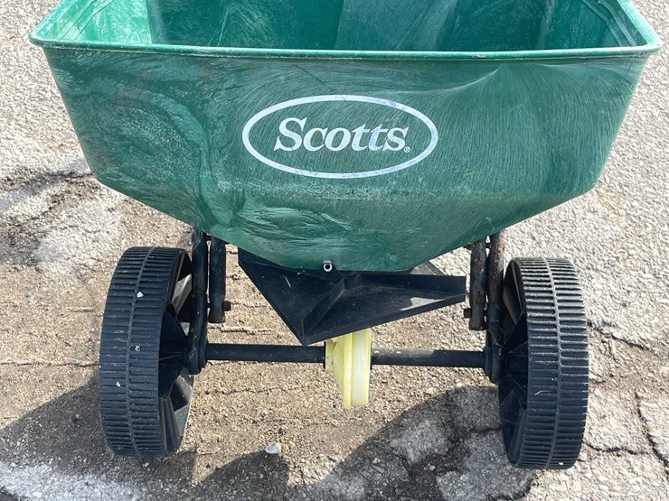 #14024-•-pull-type-lawn-spreader-(o3)-image-11