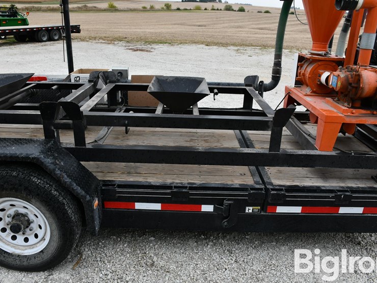 2011-corn-pro-3-box-seed-tender-on-t/a-tilt-deck-utility-trailer-image-18
