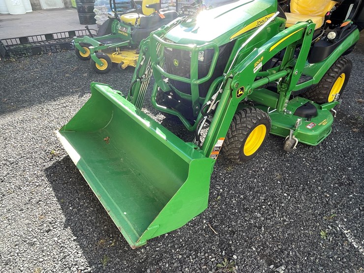 2024-john-deere-1025r-image-8
