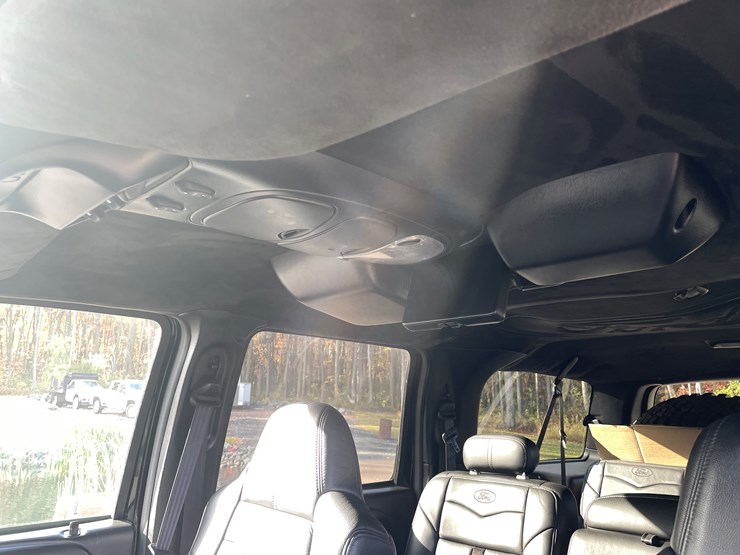 2004-ford-excursion-limited-image-75