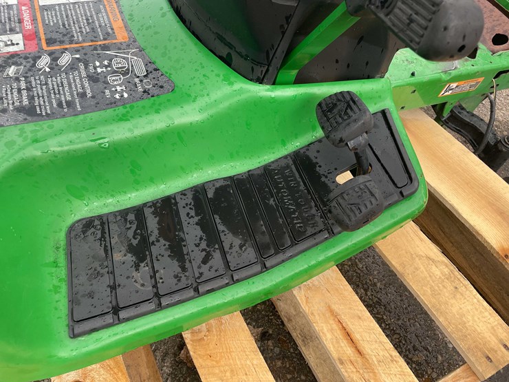 john-deere-gt235-image-9