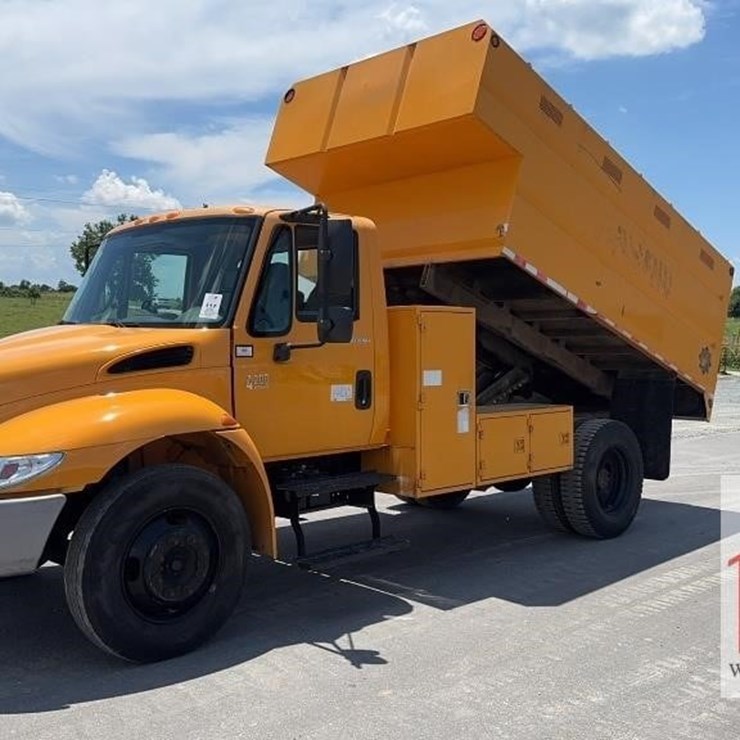 2004 INTERNATIONAL DURASTAR 4200