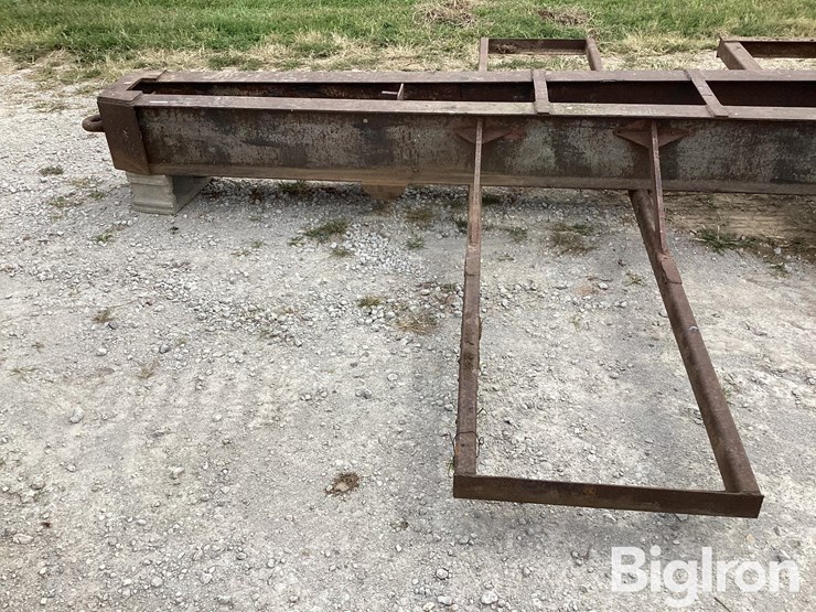 homemade-round-bale-hay-trailer-image-9