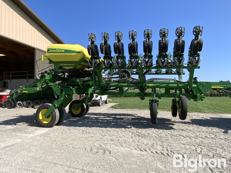 2014-john-deere-1790-image-16