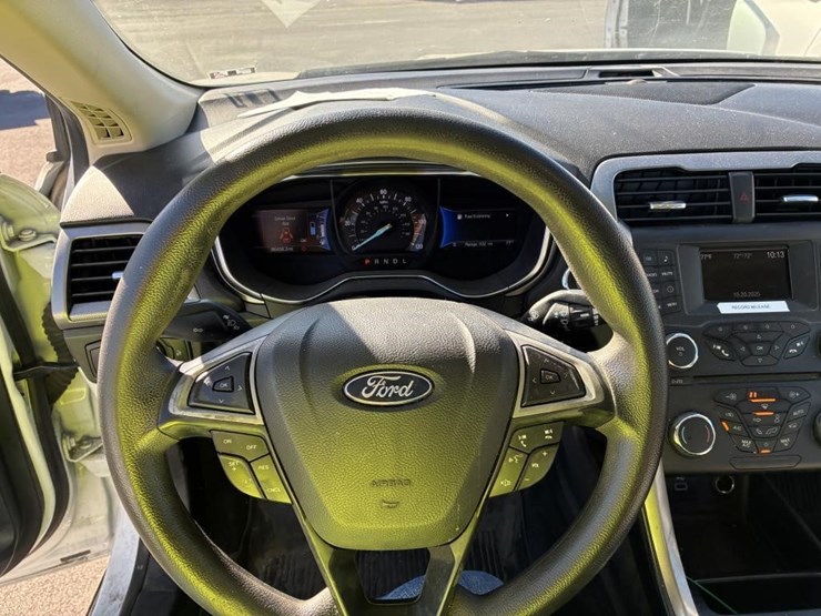 2018-ford-fusion-sedan-image-15