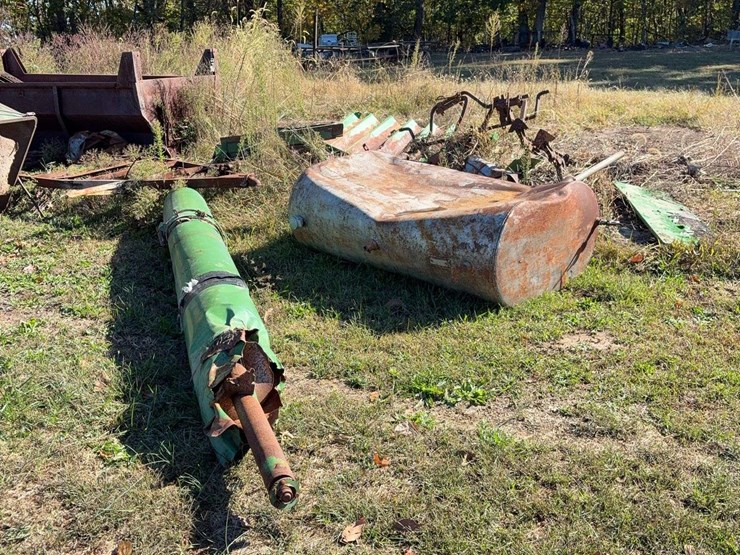 scrap-items,-flare-bed,-manure-spreader,-fuel-tank,-and-misc-image-1