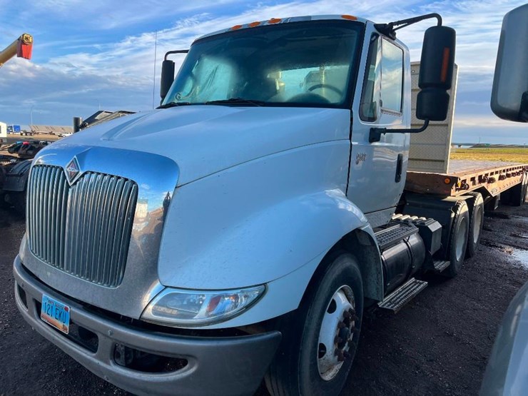 2004-international-8600-image-1