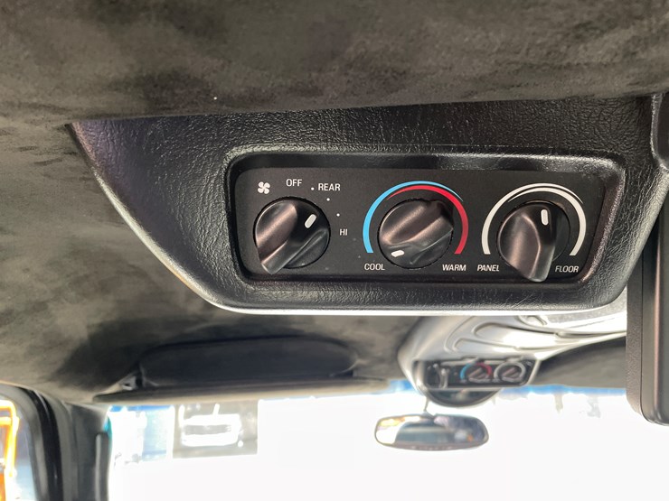 2004-ford-excursion-limited-image-59