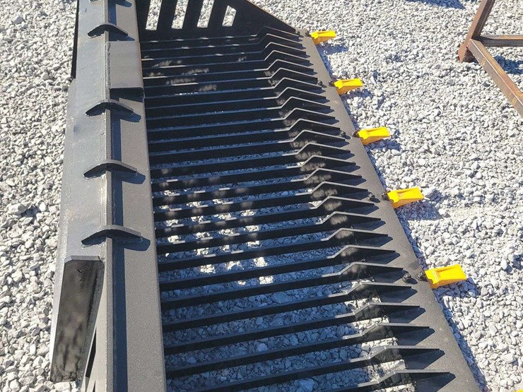 skid-steer-rock-bucket.-66"-wide.-image-4