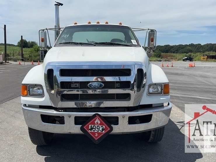 2007-ford-f750-image-2