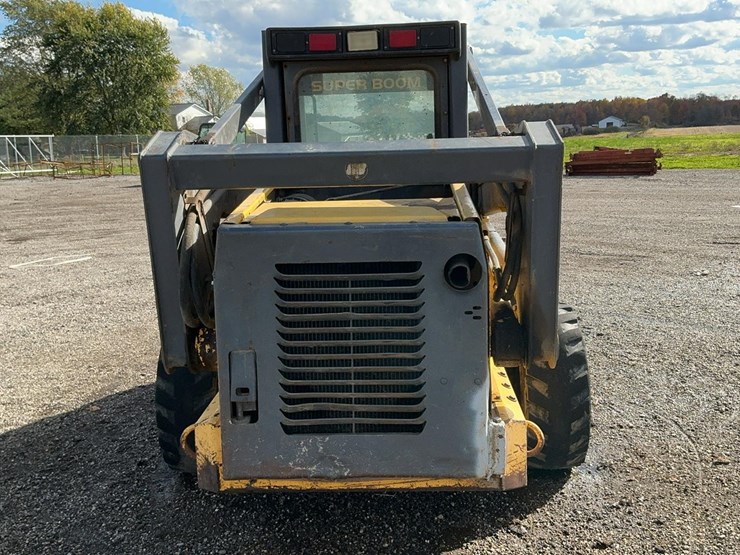 new-holland-ls190-image-4