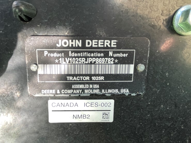 2024-john-deere-1025r-image-42