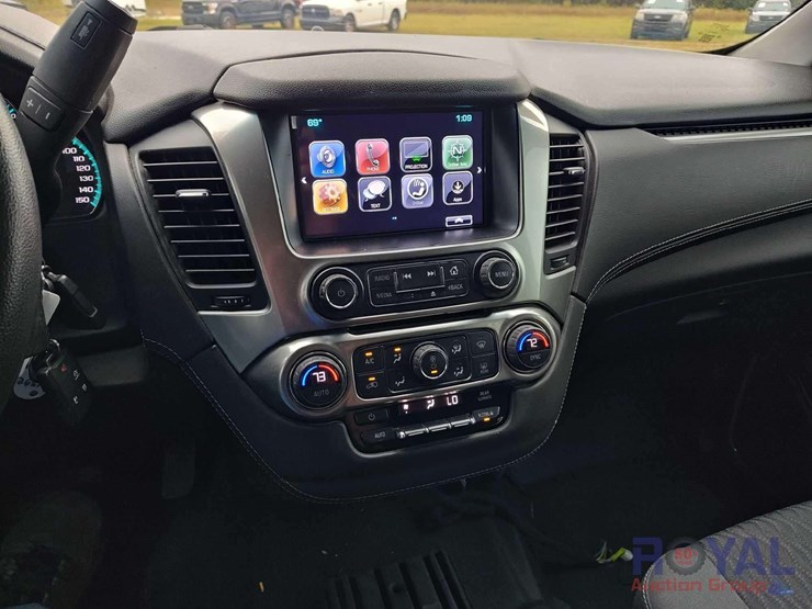 2018-chevrolet-tahoe-image-18