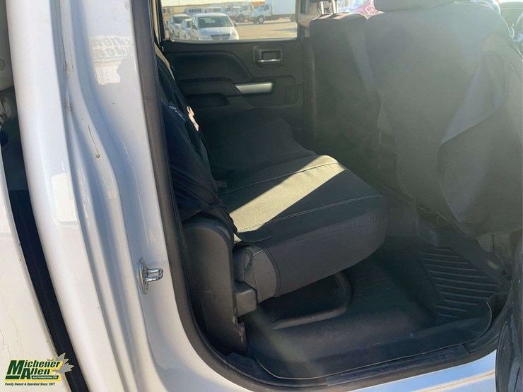 2018-chevrolet-silverado-3500hd-image-16