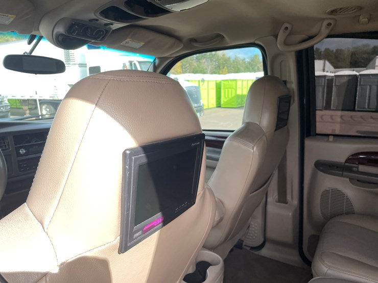 2003-ford-excursion-image-62