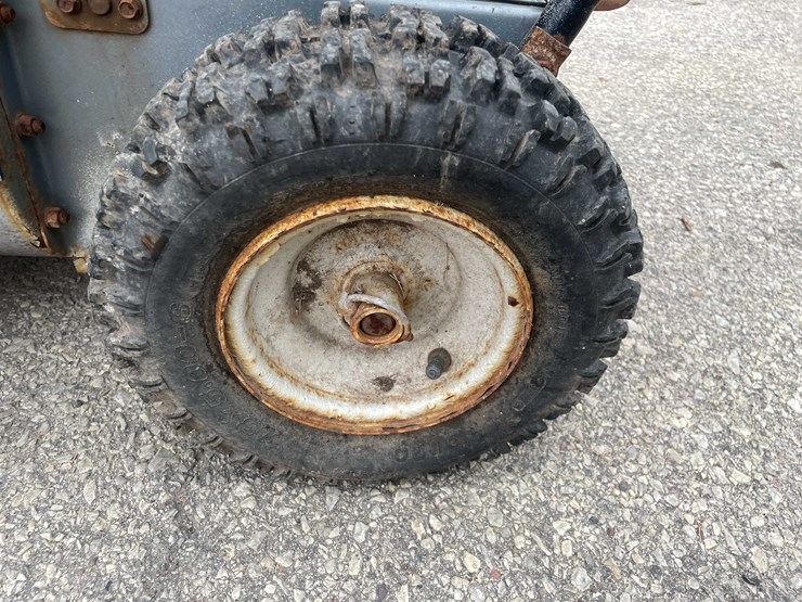 #14029-•-(2)-yard-machines-snow-blowers-(o4)-image-17