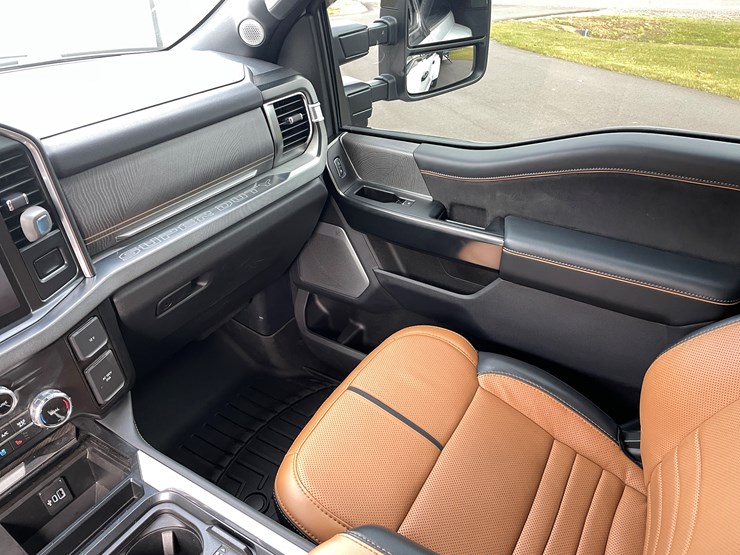 2023-ford-f450-platinum-image-55