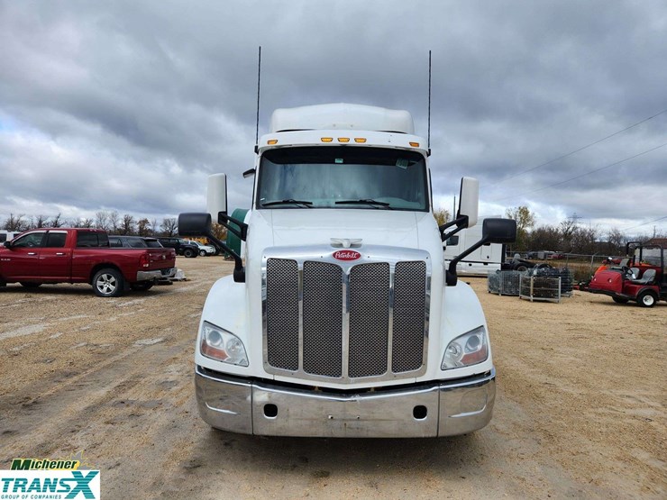 2018-peterbilt-579-image-14
