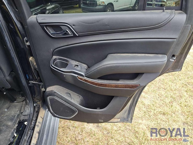 2016-chevrolet-tahoe-image-27