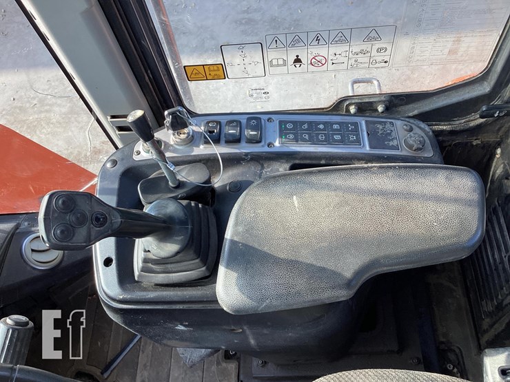 2017-doosan-dl250-5-image-13