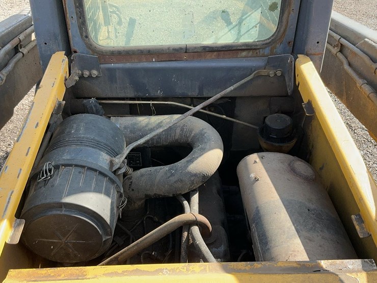 new-holland-ls190-image-24