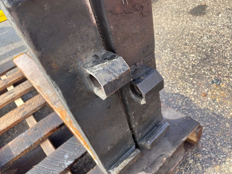 #14067-•-pair-of-42"-forks-(o10)-image-7