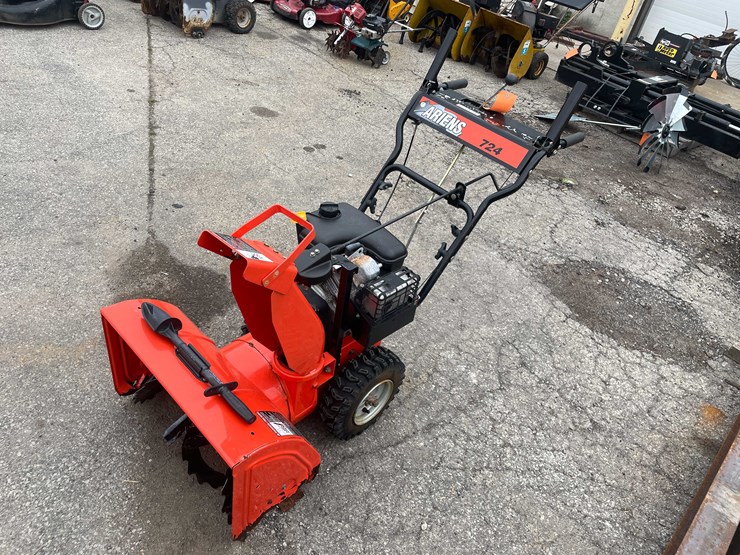 #14034-•-ariens-724-snowblower-(o4)-image-1