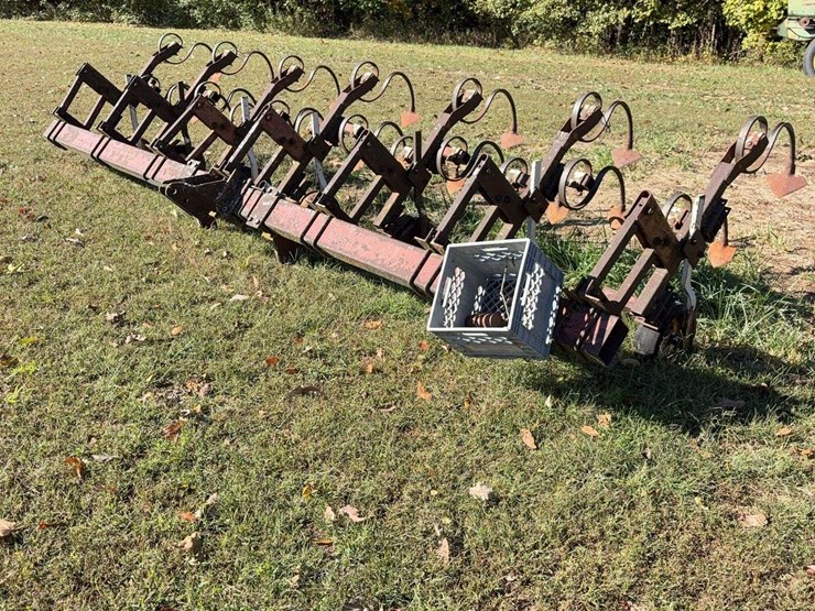 6-row-3pt-cultivator-image-1