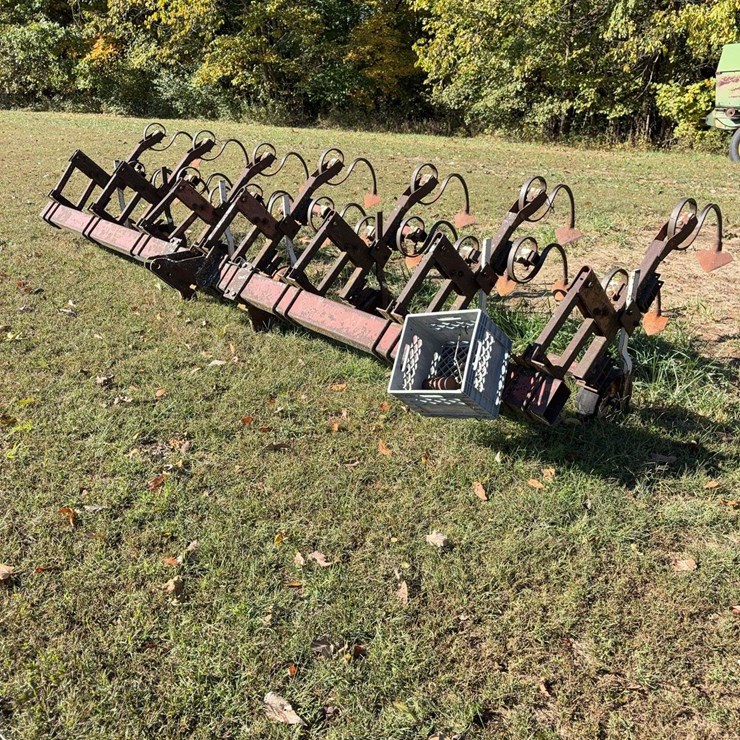 6 Row 3pt Cultivator
