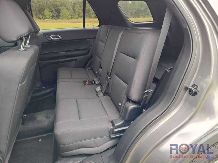 2017-ford-explorer-image-13